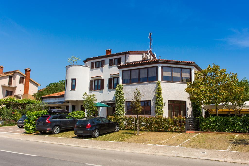 Apartments Deak Porec Exterior photo